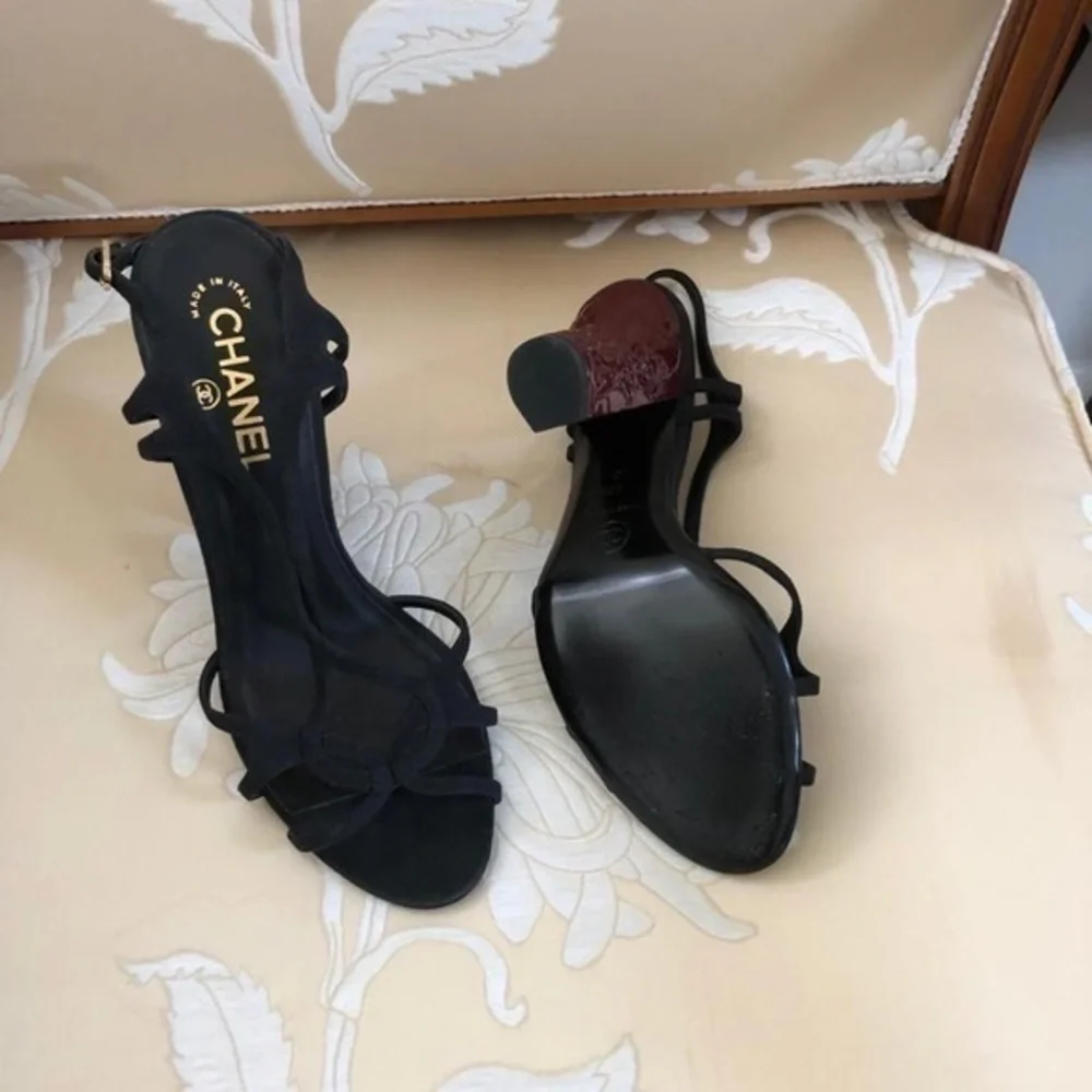 **CHANEL** Satin Heels Size 40 - Picture 7 of 16